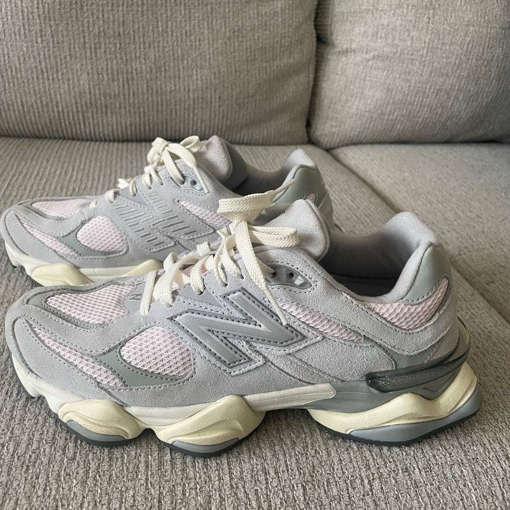 New balance 9060 size 8.5